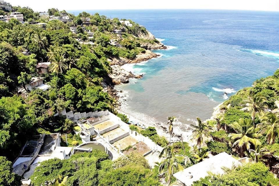 En Acapulco, la planta La Mira-Potrerillo descarga aguas sin tratar al mar.