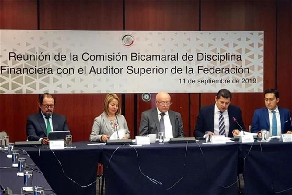 Colmenares (centro) indicó que la ASF ya comenzó a revisar las cuentas de los Congresos estatales.