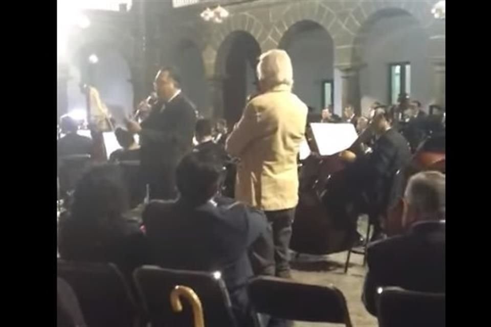 Durante un homenaje a Toledo, Cedillo señaló al Secretario de Cultura de Puebla de haber usado frases despectivas contra el director de la orquesta.
