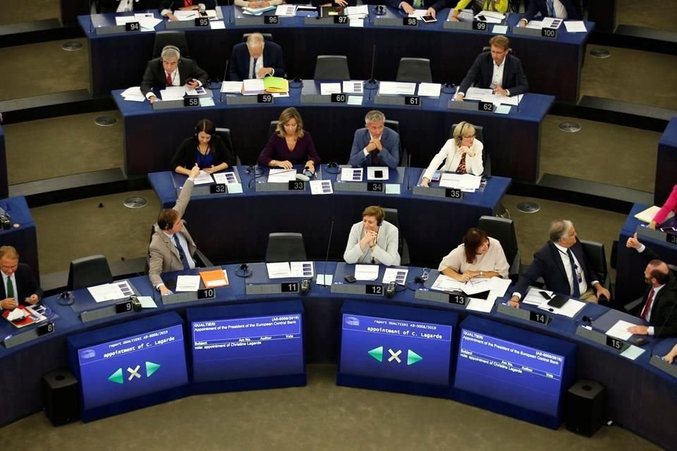 Los miembros del Parlamento Europeo votaron a favor del nombramiento de Christine Lagarde como la próxima presidenta del Banco Central Europeo.