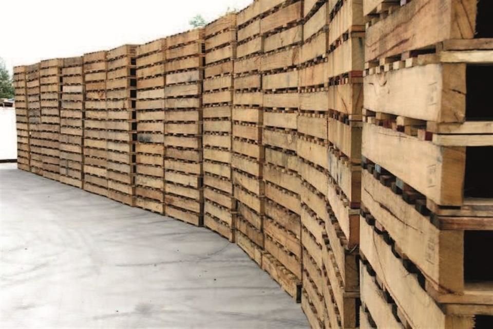 Profesional Bright XRW obtuvo contratopara proveer tarima de madera de pino con tratamiento térmico.