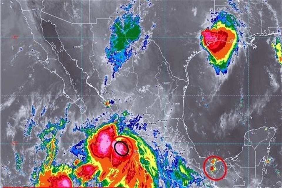 El huracán 'Lorena', de Categoría 1, tocó tierra esta madrugada en Playa Pérula, Jalisco, informó el Servicio Meteorológico Nacional.