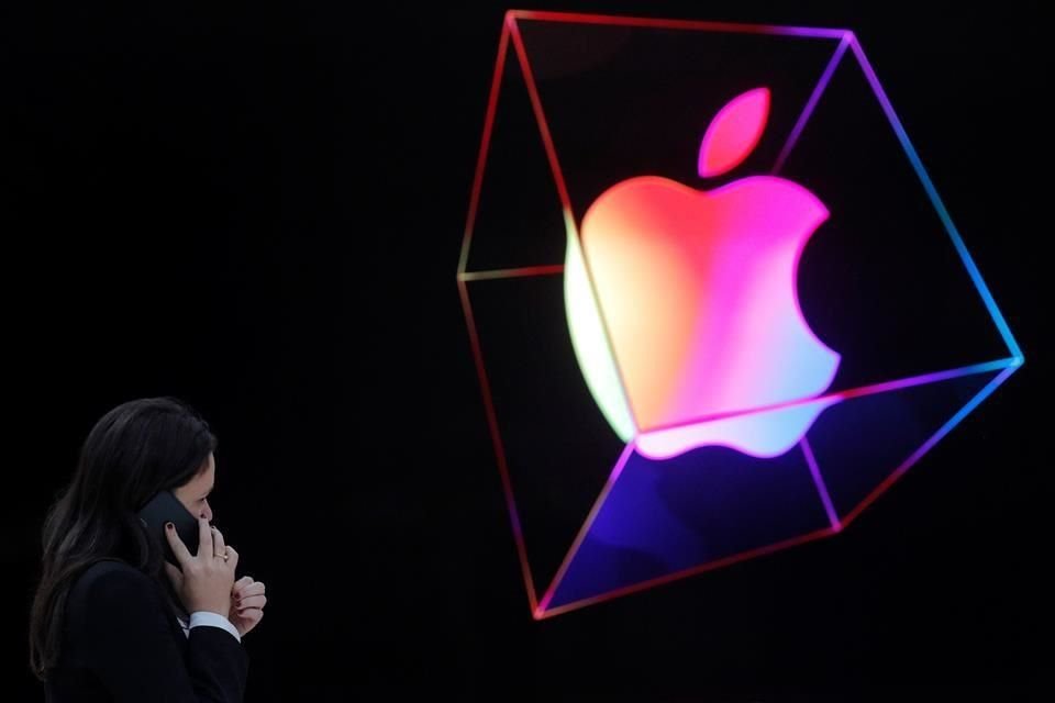 El fabricante del iPhone vendió bonos por un valor de 14 mil millones de dólares en febrero.