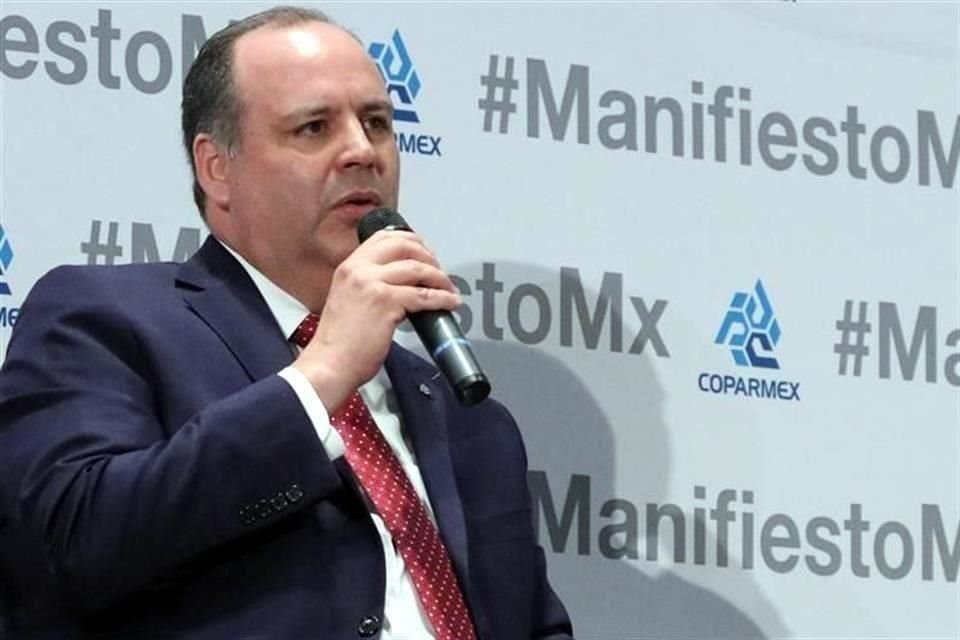 Ante jóvenes del Partido Acción Nacional, Gustavo de Hoyos acusó al Presidente de mentir con respecto a la continuidad de la obra en Texcoco.