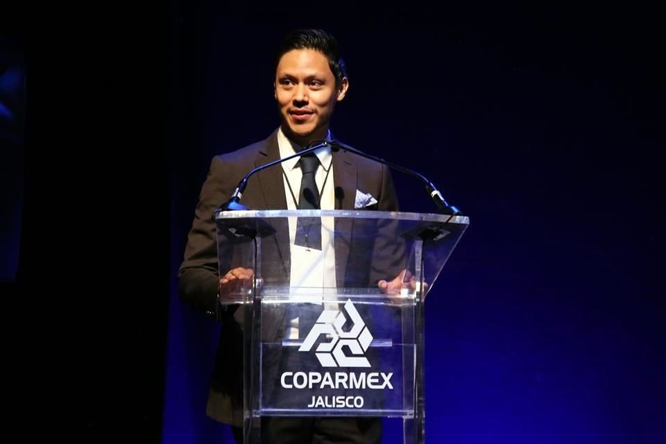 Carlos González, de Nanoblast, fue reconocido con el premio Emprendedor