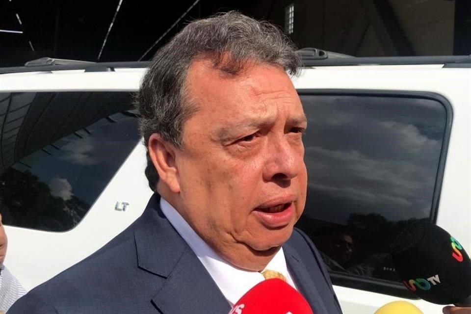 El ex Gobernador de Guerrero, Ángel Aguirre, contestó entre 60 y 70 preguntas ante la FGR.