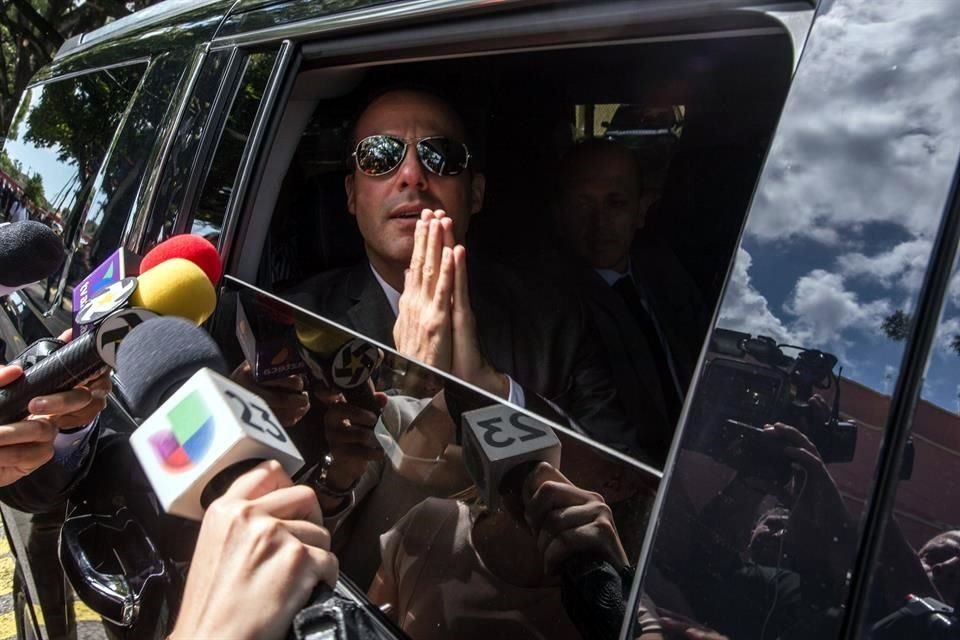 Los tres hijos del cantante José José agradecieron a su padre por los buenos momentos con los que lo recordarán.