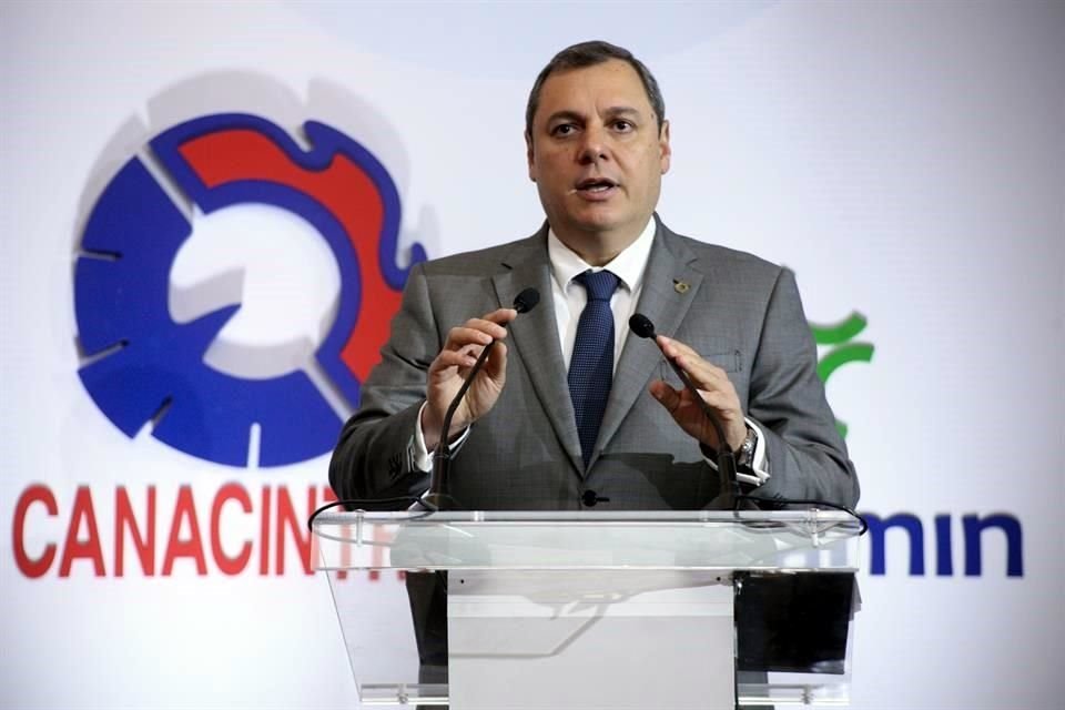 Canacintra, CNA y Coparmex señalaron que el acuerdo con Ejecutivo sobre outsourcing dañaría a la competitividad del País.