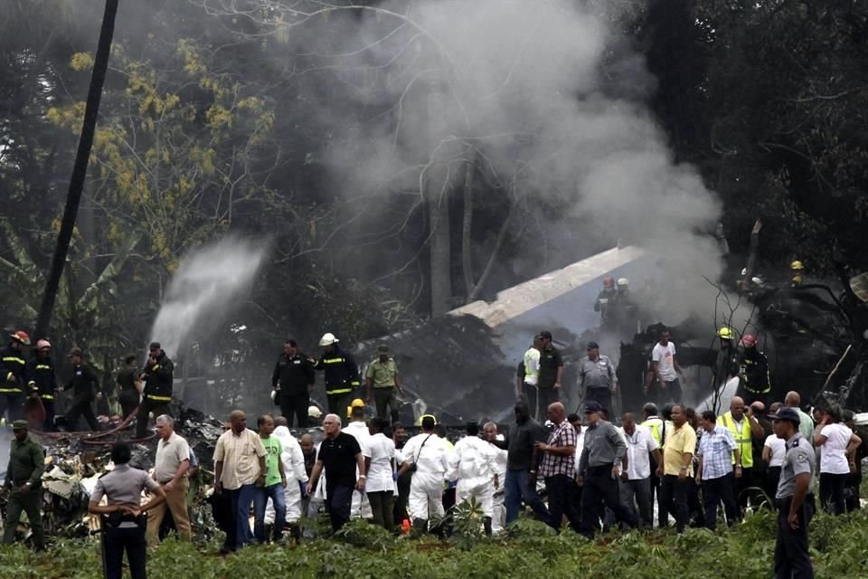 Un avión de una aerolínea mexicana y con al menos 105 ocupantes cayó al momento de despegar en el Aeropuerto Internacional de La Habana.