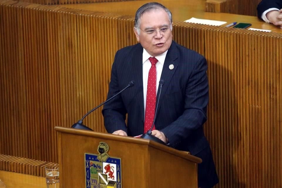 En un discurso que remarcó contrastes, el coordinador de la bancada petista, Asael Sepúlveda, urgió al Gobernador a atender los problemas en educación y salud.