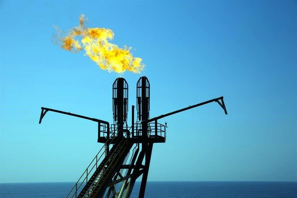 La OPEP dijo que en junio su producción bajó en 1.89 millones de barriles por día.