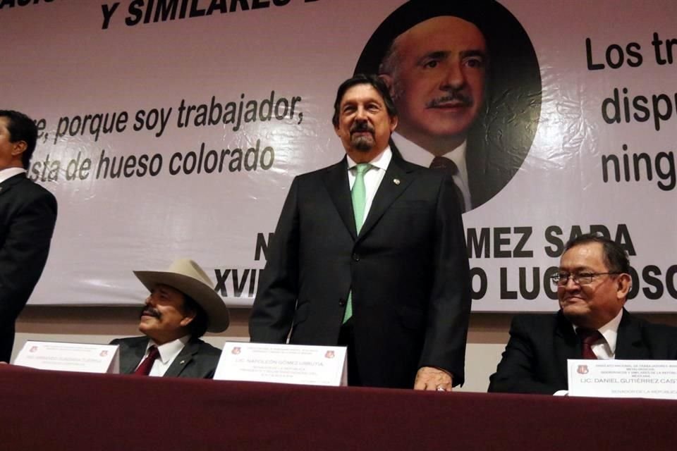 Napoleón Gómez Urrutia, presidente y secretario del Sindicato Nacional de Trabajadores Mineros, Metalúrgicos, Siderúrgicos y Similares de la República Mexicana (STMMSS).