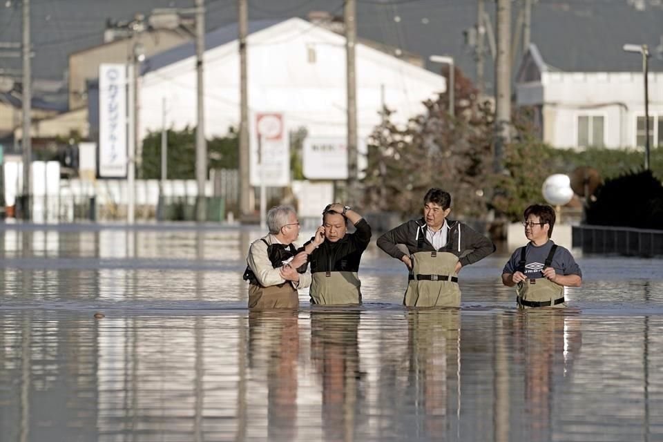 El paso del tifón Hagibis por territorio japonés dejó hasta el momento 35 personas muertas.
