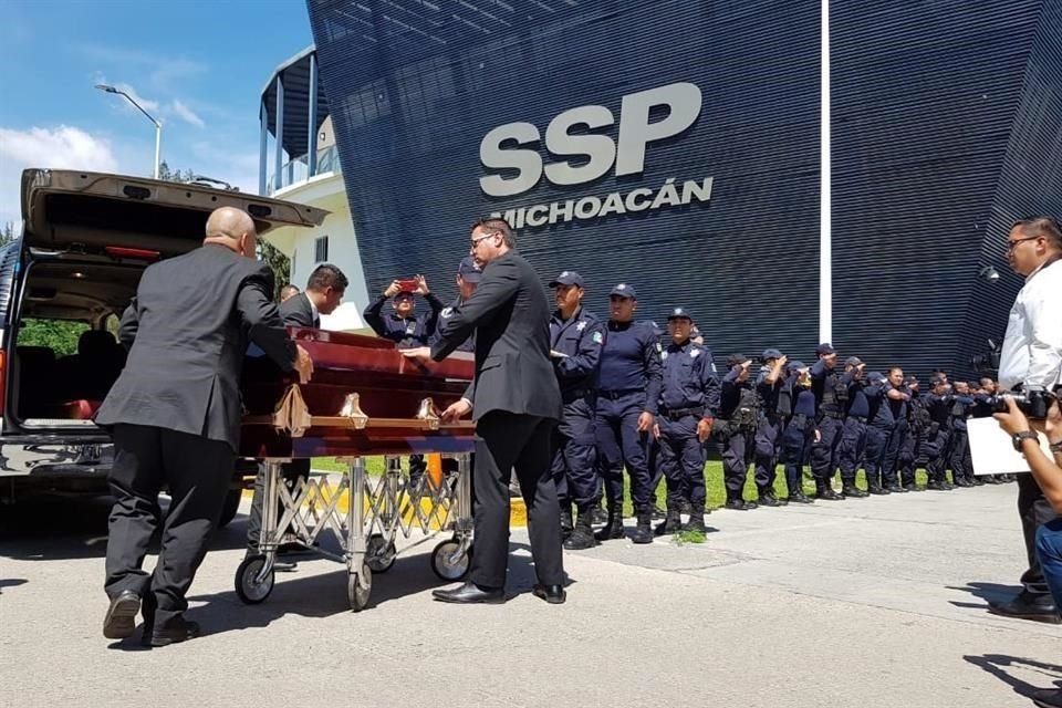 El homenaje se realiza en instalaciones de la SSP de Michoacán.