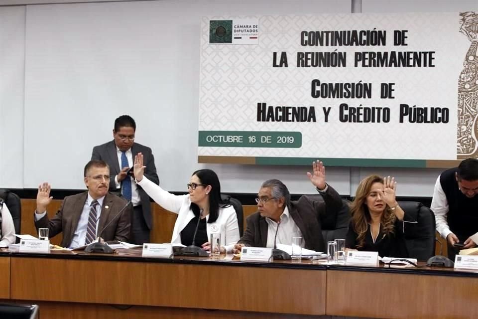 El dictamen fue aprobado con 18 votos a favor de Morena, PT, PES y PVEM.