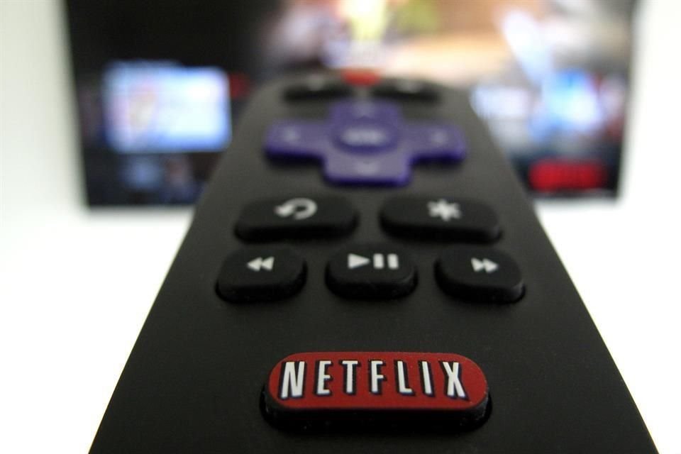 El dictamen contempla que plataformas de streaming como Netflix paguen el 16% del IVA.