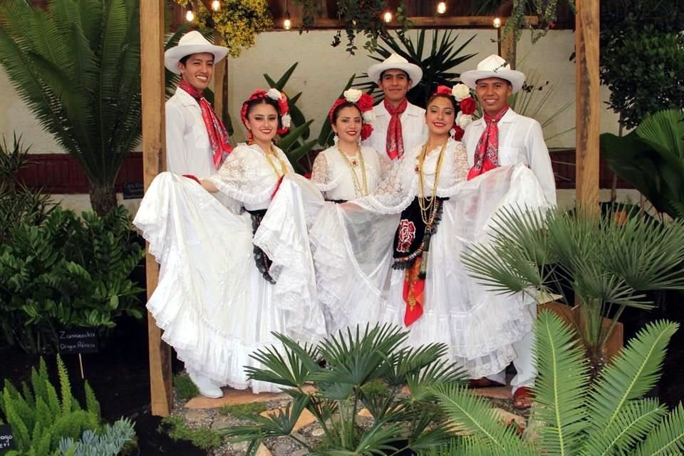Durante la inauguración de la exposición se presentaron bailes típicos de México