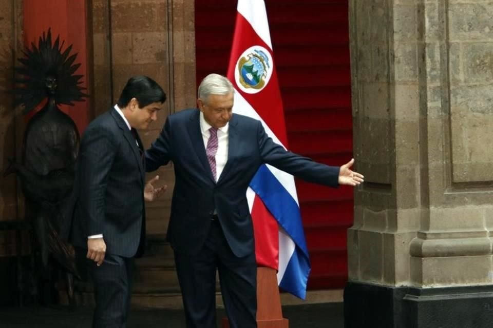AMLO recibió al Presidente de Costa Rica en Palacio Nacional.