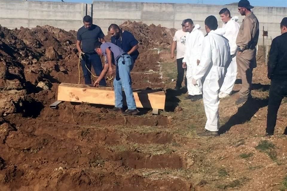 El Fiscal General del Estado, César Augusto Peniche, explicó en entrevista que la necesidad de crear este complejo surgió porque en la actualidad se hacen las inhumaciones en panteones civiles.