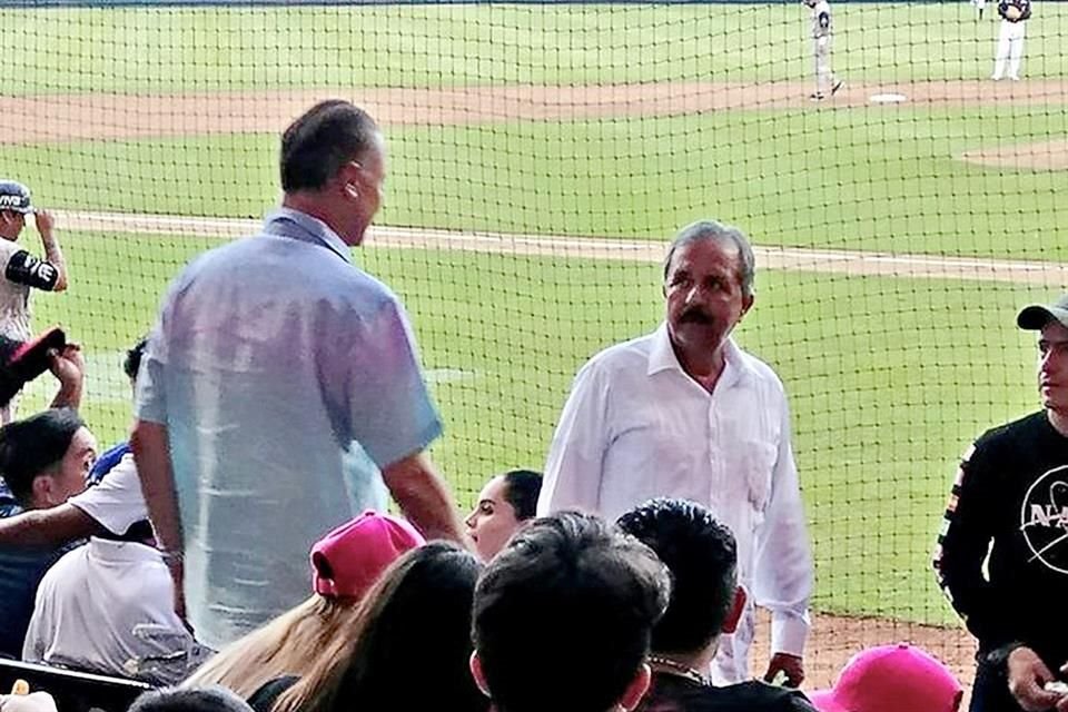 El Gobernador Quirino Ordaz y el Alcalde Estrada Ferreiro presumieron haber estado en rodadas ciclistas y en el juego de beisbol de los Tomateros contra los Sultanes de Monterrey.