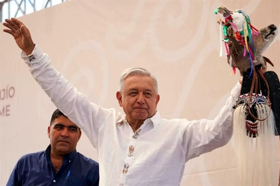 Obrador informó que al término de su gira por comunidades indígenas presentará, apenas, el plan de desarrollo para los pueblos.