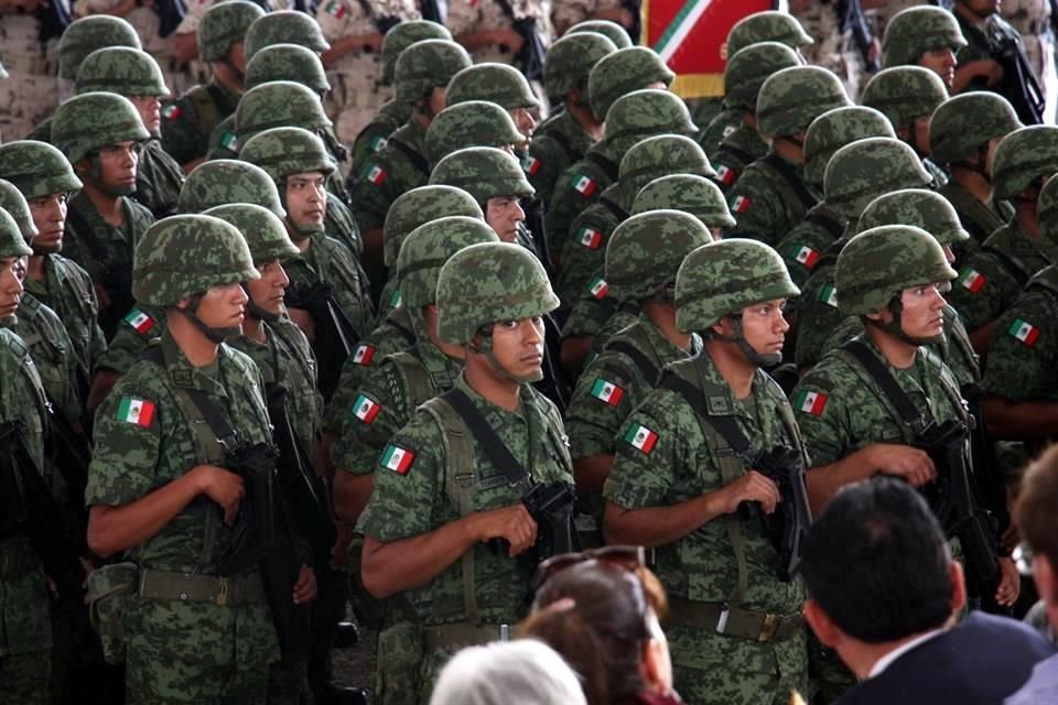 López Obrador destacó en su discurso la lealtad de las Fuerzas Armadas.