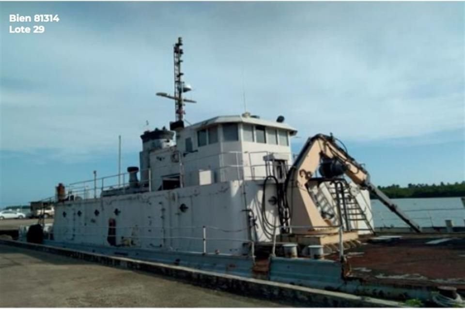 El buque abastecedor, de nombre 'Capitán Kenny', con bandera americana, con un precio de 828 mil pesos.