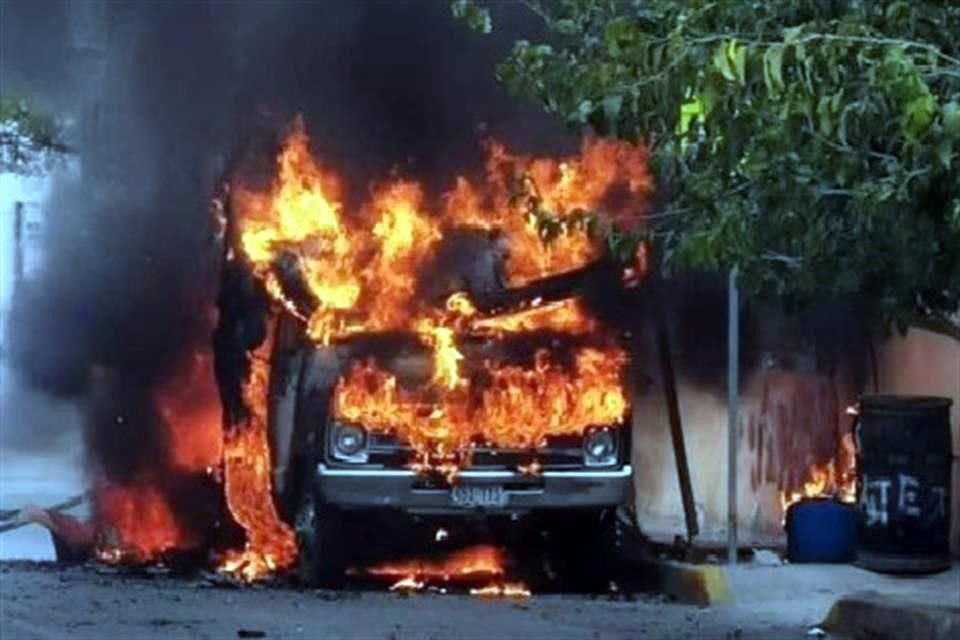 Desde este martes suman 23 vehículos incendiados en Ciudad Juárez.