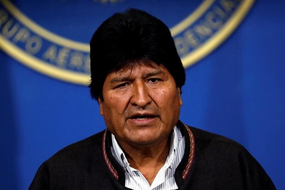 En conferencia de prensa, el Presidente Evo Morales convocó a nuevas elecciones nacionales con un renovado Tribunal Electoral.