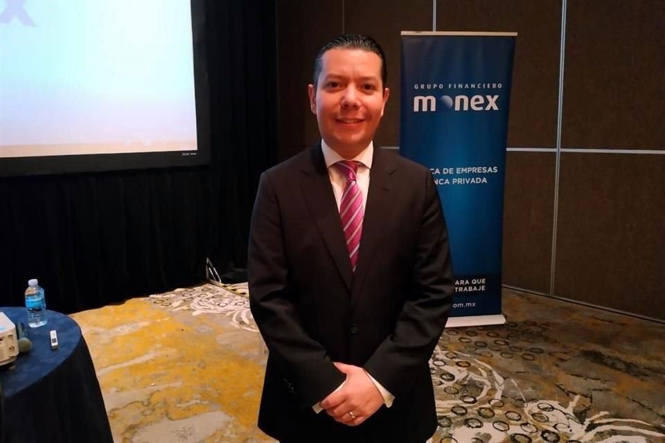 Carlos González, director de análisis y estrategia bursátil de Monex, aseguró que se esperan recortes adicionales en la tasa de referencia de Banxico para cierre de año.
