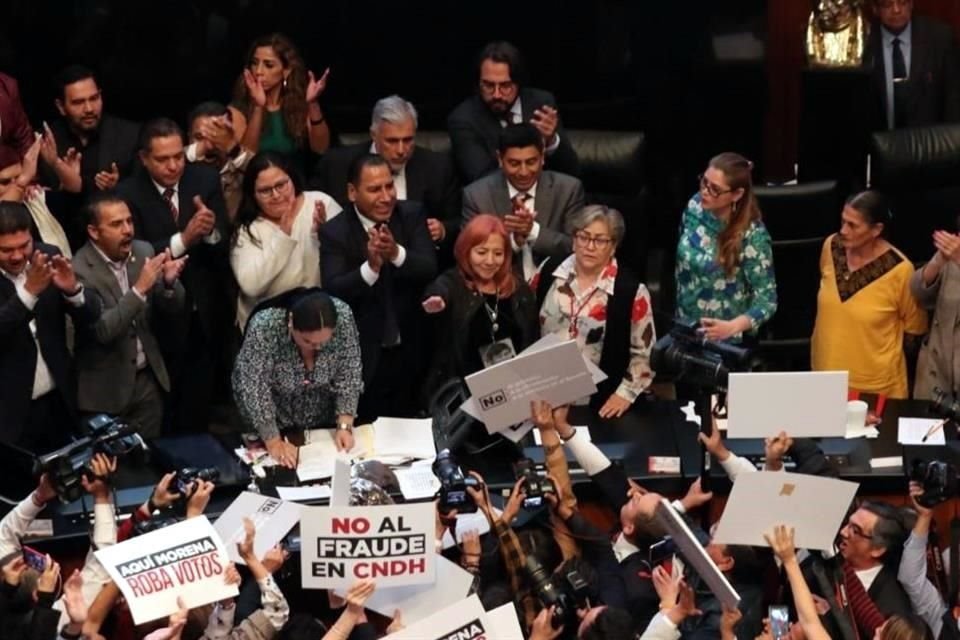 Rosario Piedra rindió protesta en Senado como titular de CNDH pese a críticas de organizaciones y legisladores por la legalidad de elección.