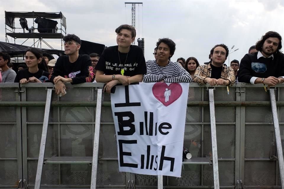 Desde la tarde los fans esperan la participación de  Billie Eilish en el Corona Capital.