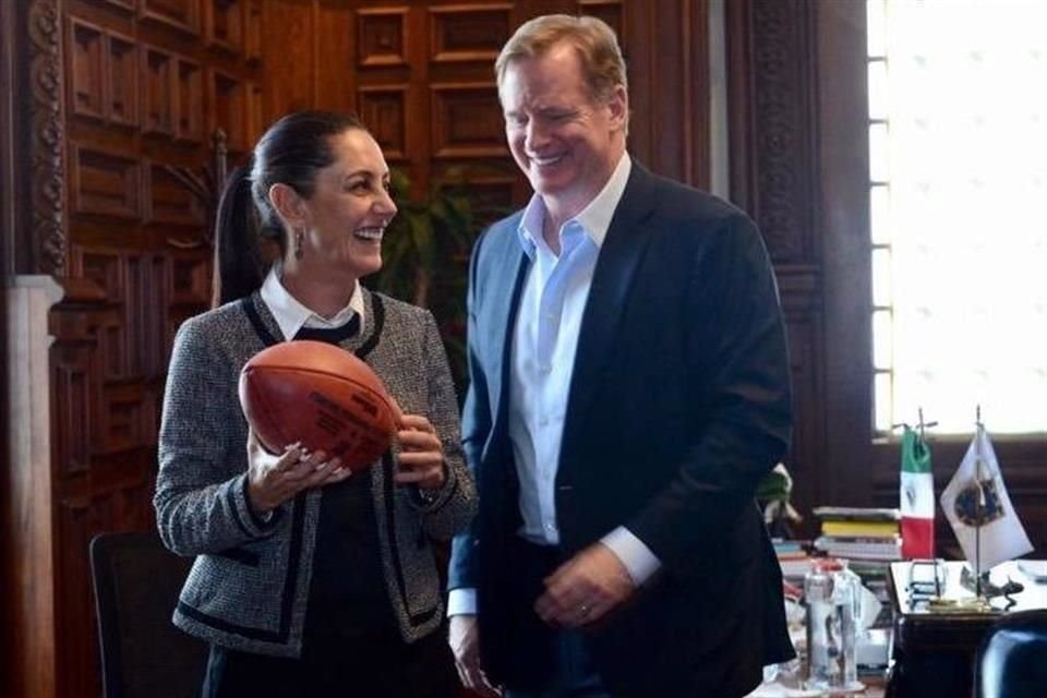 La Jefa de Gobierno Claudia Sheinbaum recibió en sus oficinas al Comisionado de la NFL, Roger Goodell.