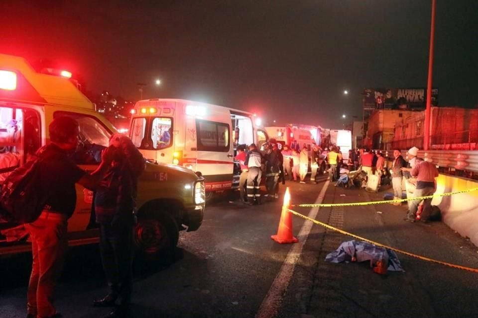 Equipos de emergencia de distintas entidades se aproximaron al lugar, en la Colonia Santa Clara El Gallito, para brindar primeros auxilios.