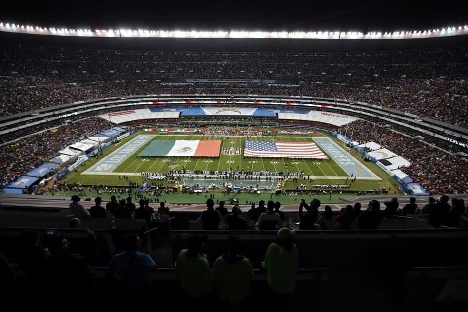 El Estadio Azteca lució un gran lleno.