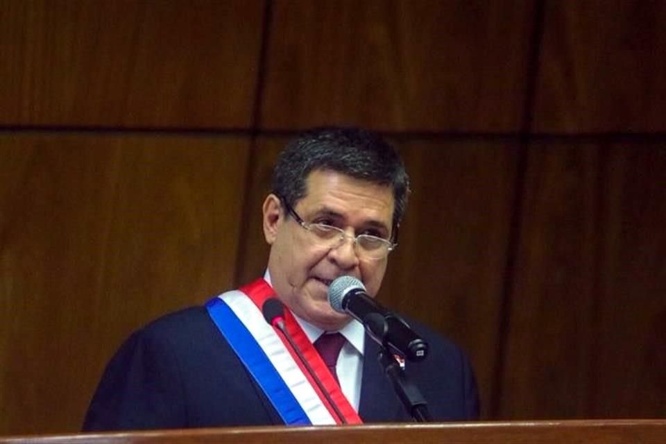 Juez de Brasil emitió orden de prisión contra el ex presidente paraguayo Horacio Cartes por un caso relacionado con la Operación Lava Jato.