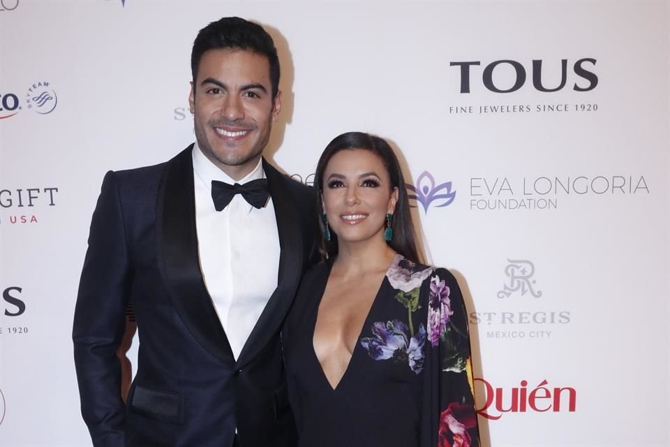 Carlos Rivera y Eva Longoria fueron los anfitriones del evento.