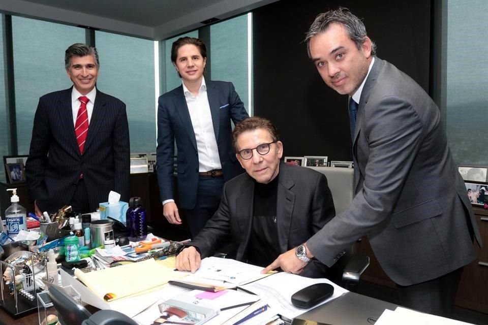 Fernando González (de izq. a der.); Jonathan Misrachi, director general de Nexxus; Salomón Marcuschamer, y Alberto Furber, socios de Natco Energy.