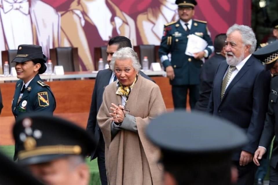 Luego de la toma de protesta a la nueva titular del Conapred, Sánchez Cordero acudió a Palacio Nacional.