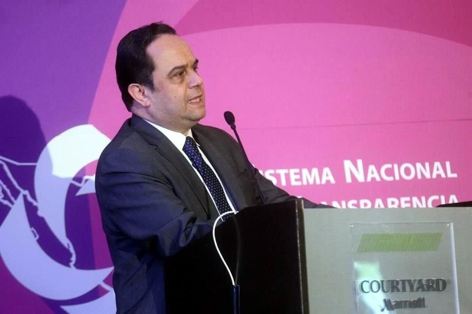 El presidente del INAI, Francisco Javier Acuña.