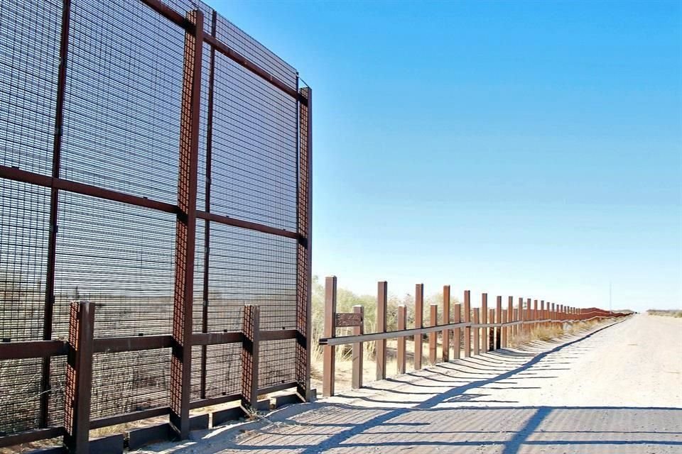 El diseo del nuevo muro es similar al que se instal en 2017 entre Sunland Park, Nuevo Mxico, y Anapra, en Ciudad Jurez, con una inversin de 11.8 millones de dlares.