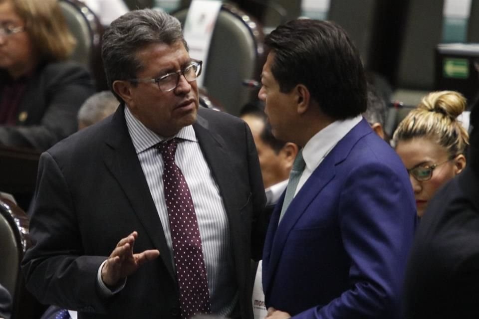 Ricardo Monreal (izq) y Mario Delgado (der.), líderes de los senadores y diputados de Morena, respectivamente.