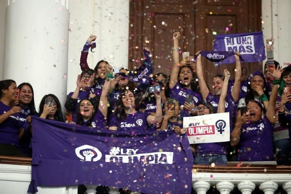 Con 56 votos a favor, cero en contra y cero abstenciones, fue aprobada la llamada #LeyOlimpia, para castigar con prisión a quien comparta imágenes íntimas con contenido sexual de otra persona, sin su consentimiento.