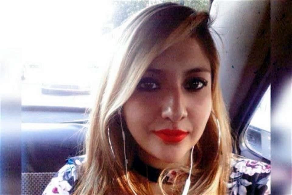Karen desapareció anoche tras tomar un taxi en Calzada de Tlalpan.