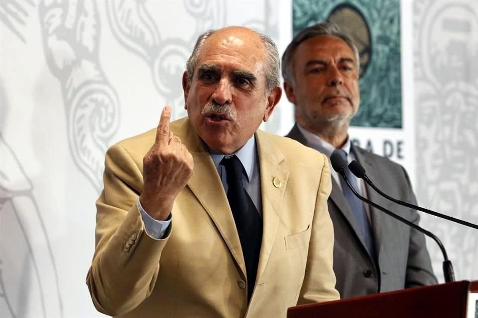 Pablo Gómez calificó como una necedad la negativa de los senadores de aprobar la minuta que reforma el Artículo 108 de la Constitución en materia de fuero.