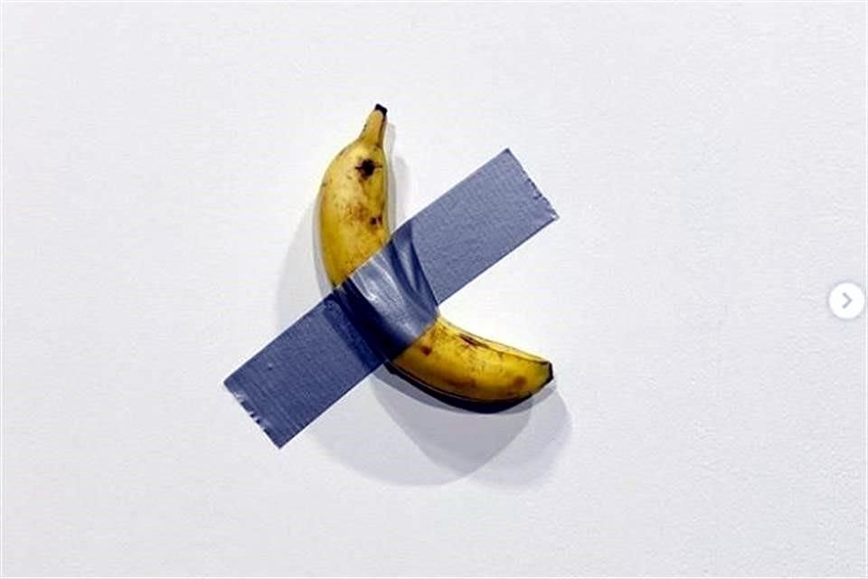 Una obra que consiste en un plátano pegado en la pared, valuada en 120 mil dólares, causó sensación en la feria Art Basel, en Miami.