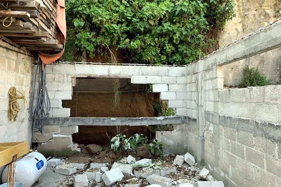 Un deslave en la zona de Santa Fe, en la Alcaldía de Álvaro Obregón, provocó afectaciones en algunos domicilios; no se reportan lesionados.