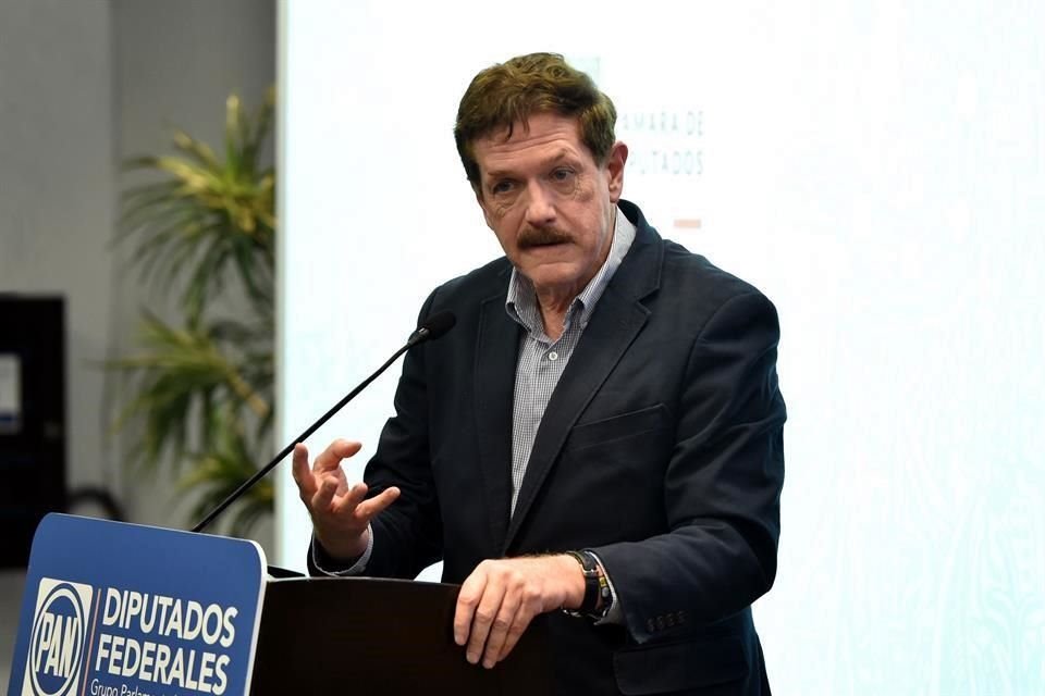 Juan Carlos Romero Hicks, coordinador de los diputados federales del PAN.