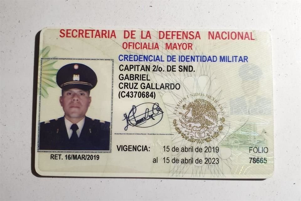 Los detenidos fueron identificados como los capitanes segundos retirados Ángel Hernández Rebollar, de 41 años; Gabriel Cruz Gallardo, de 39; Óscar Montoya Rodríguez; y el subteniente Pedro Ortiz Ruiz.