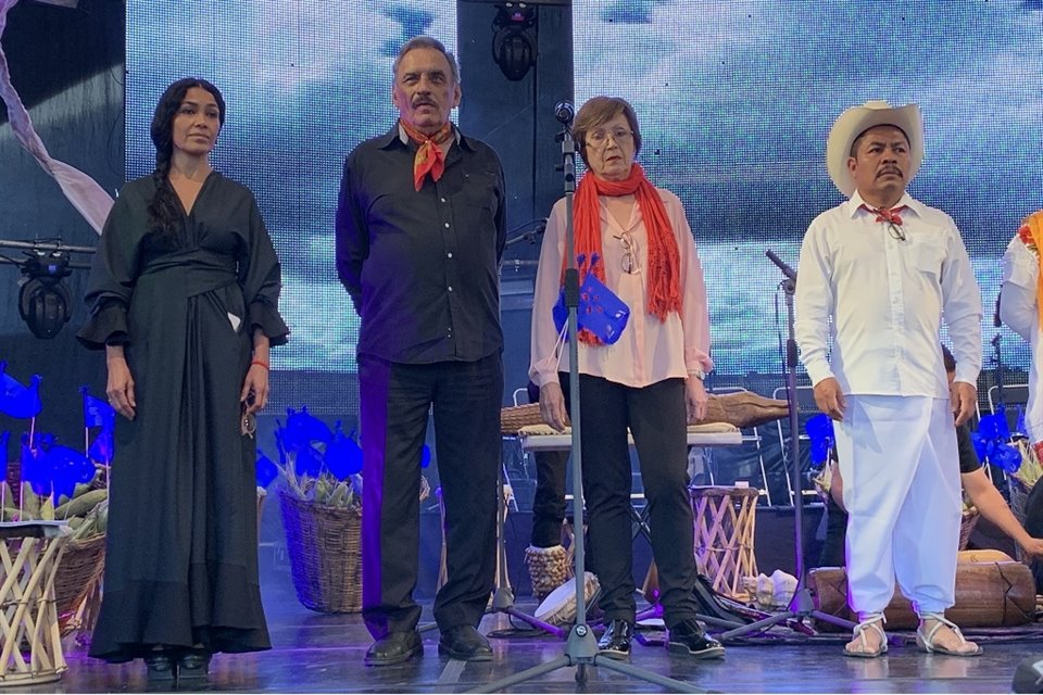 Dolores Heredia (izq. a der.), Manuel Ojeda, Susy Delgado y Manuel Espinosa Sainos, fueron algunos de los protagonistas del reconocimiento a Toledo.